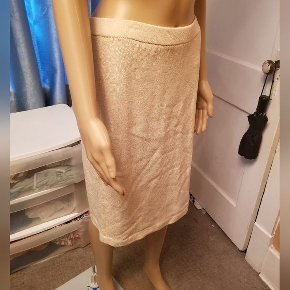 St. John Cream Pencil Skirt - Picture 3 of 7